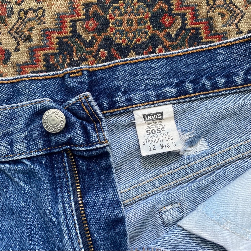 Levi Straus Vintage Distressed Shorts - Picture 4 of 4